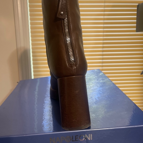 Brown over ankle leather boot - Picture 4 of 4